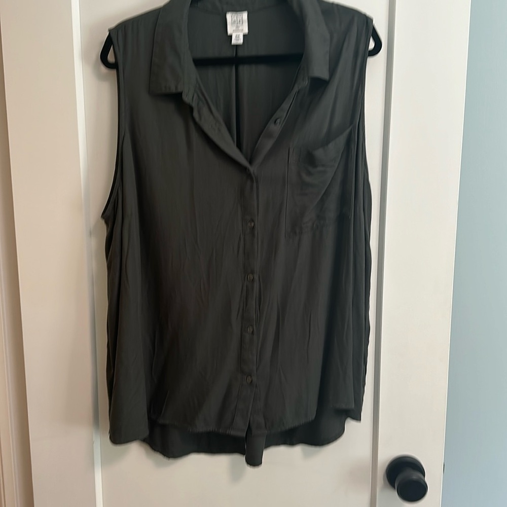 Forrest green no sleeve shirt